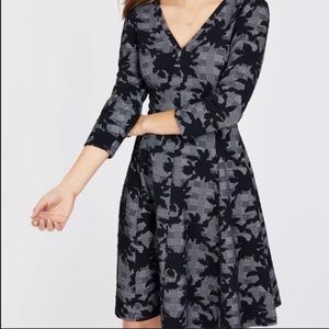 Sabie Women’s Floral Gray/Black Dress Sz Small